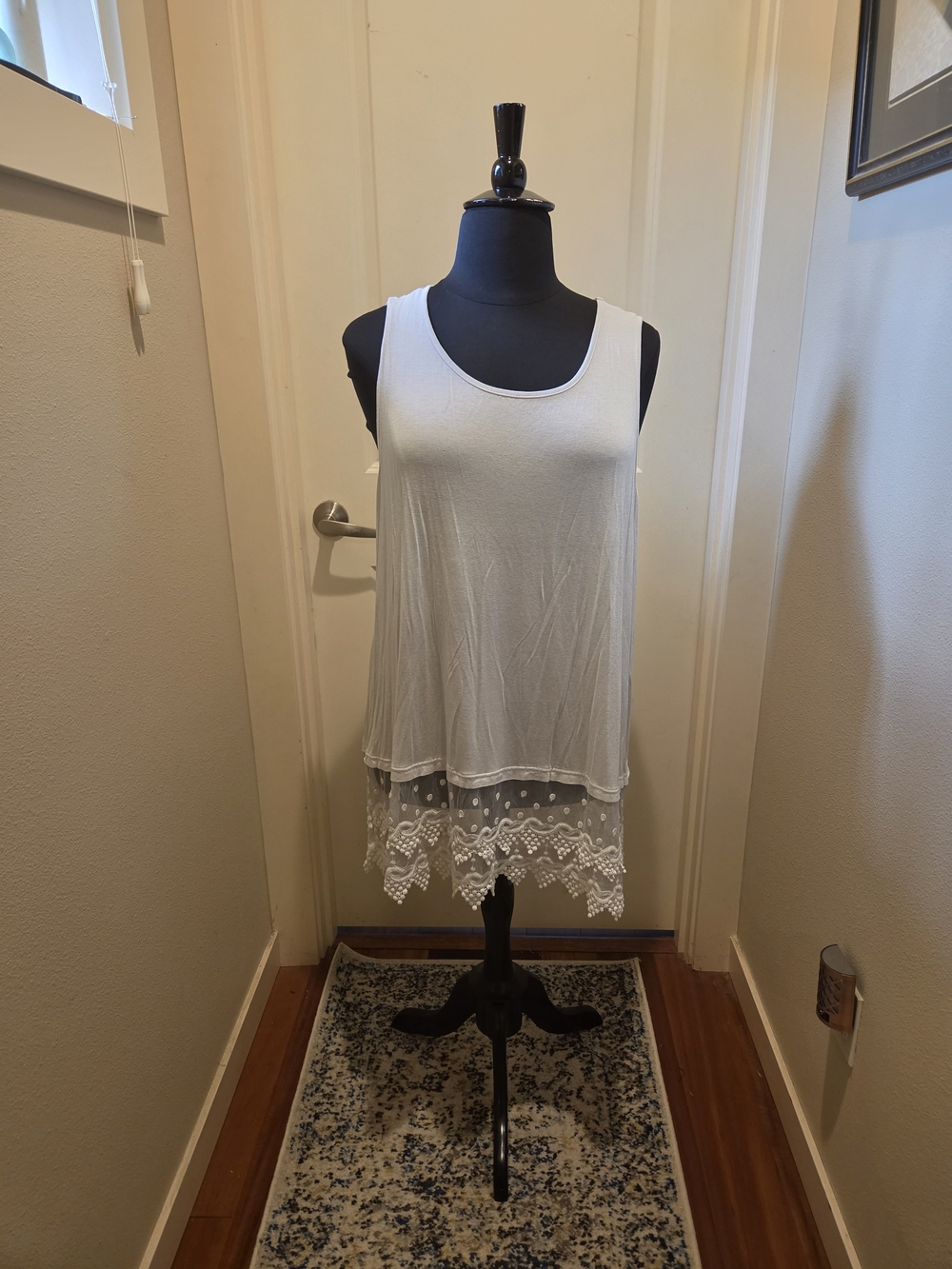 Kaktus White Lace-hem Scoop Neck Tank Tunic